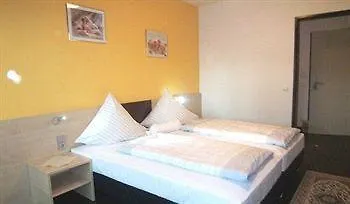 מלון Radlhotel Wassertrüdingen