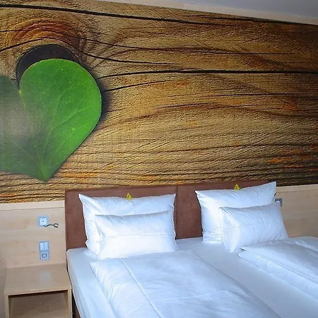 מלון Radlhotel Wassertrüdingen